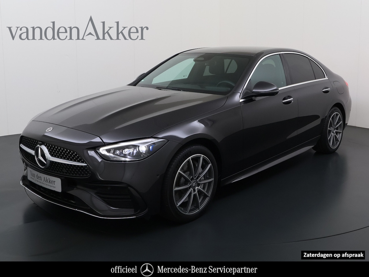 Mercedes-Benz C-klasse - 300e AMG // Trekhaak // Memory // 360 Camera // Keyless // Digital Light // Privacy Glass - AutoWereld.nl
