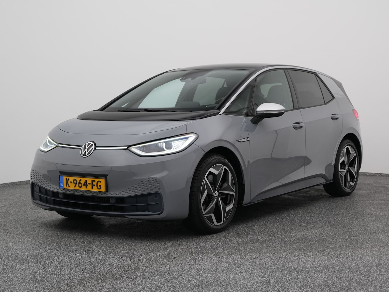 Volkswagen ID.3 - First Plus 58 kWh | TREKHAAK | ADAPTIVE | STOELVERW. - AutoWereld.nl
