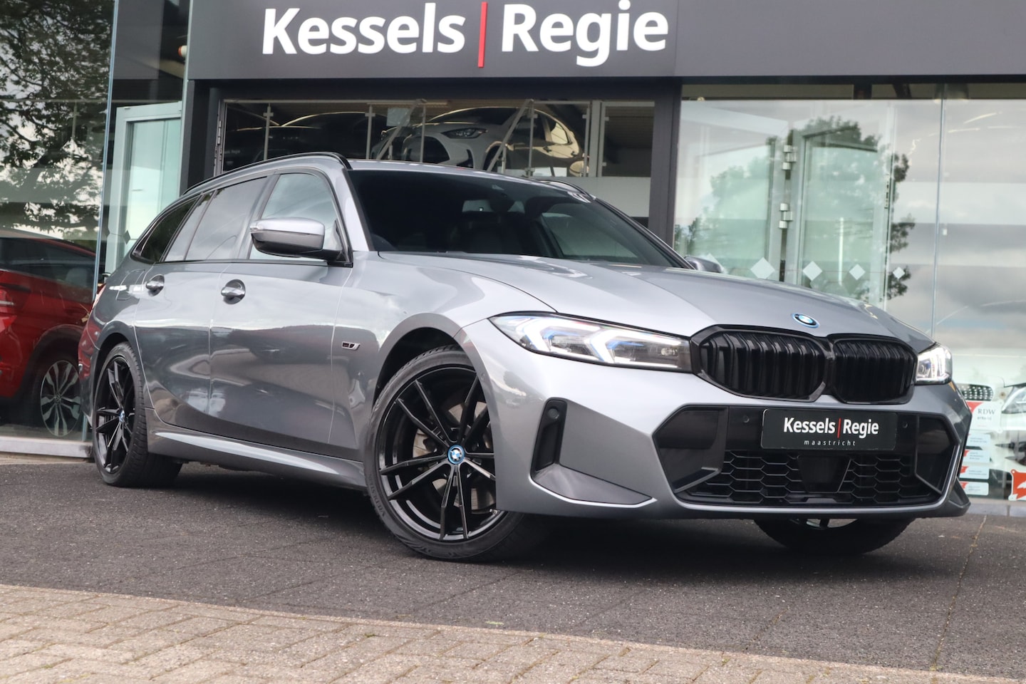 BMW 3-serie Touring - 330e M-Sport Memory Laser ACC HiFi Keyless Ambient Bliss Camera - AutoWereld.nl