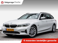 BMW 3-serie Touring - 320e Business Edition Plus Trekhaak/ Leer/ Stoelverwarming/ Camera/ Laserlight