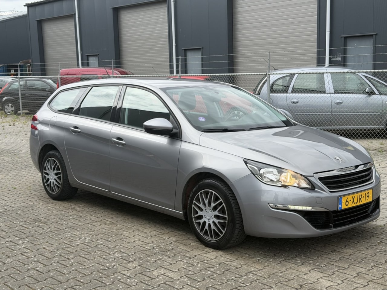 Peugeot 308 SW - 1.2 AIRCO NAVIGATIE CRUISECONTROL - AutoWereld.nl