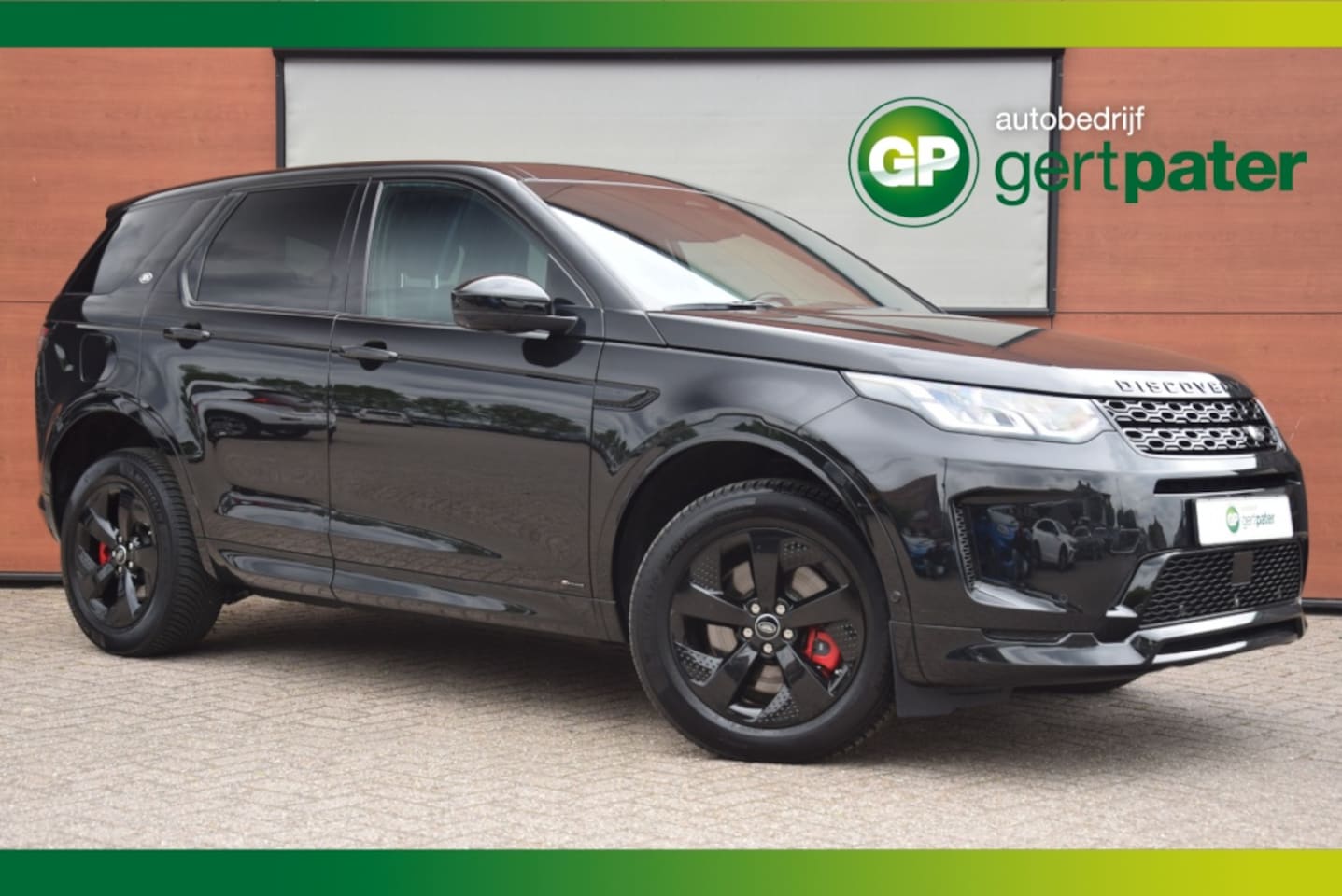 Land Rover Discovery Sport - P300e 1.5 R-Dynamic S Black Edition/Pano/Zwart Optiek/18 Inch - AutoWereld.nl