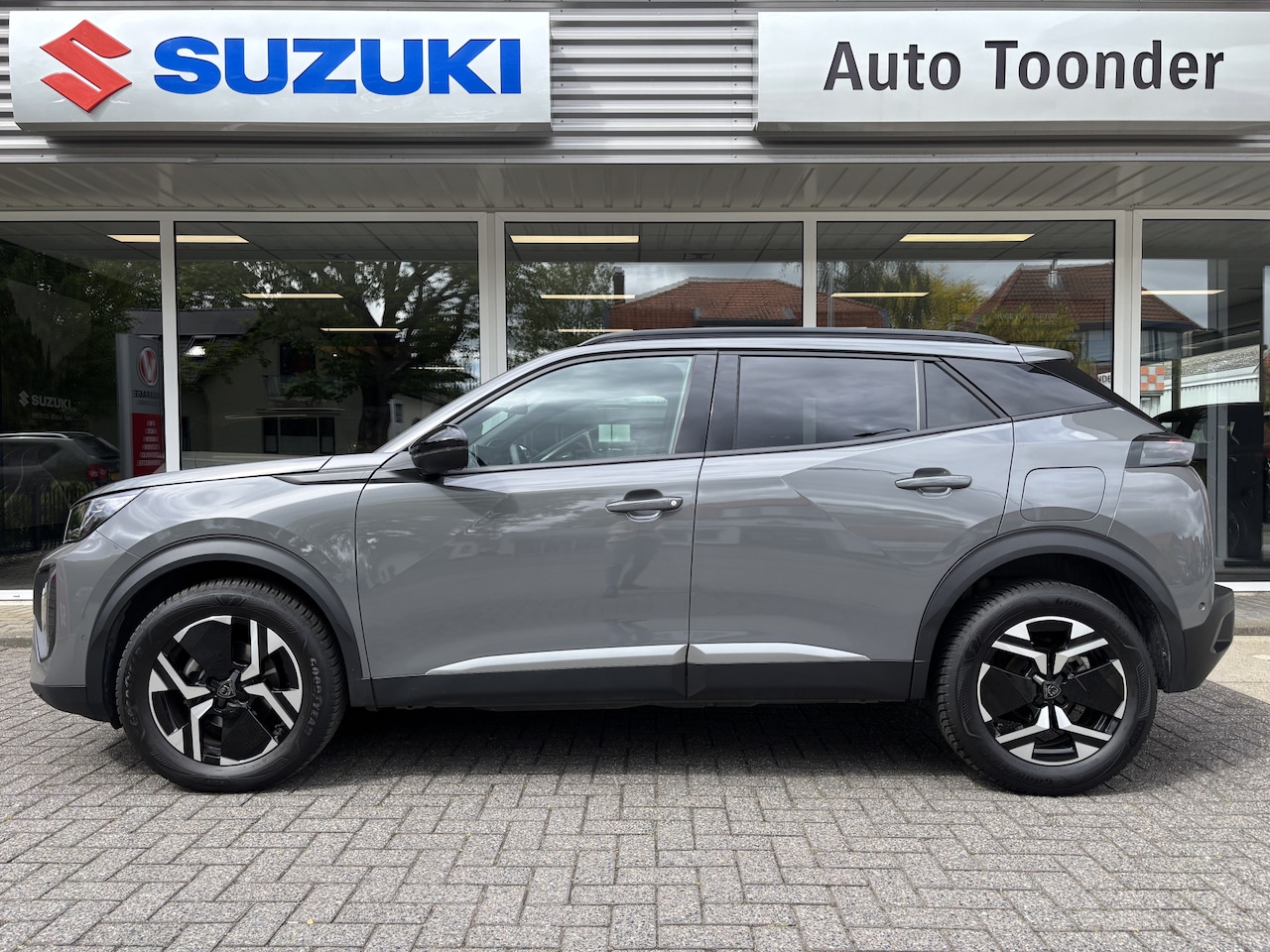 Peugeot 2008 - Allure Pack 1.2 PureTech 100 - AutoWereld.nl
