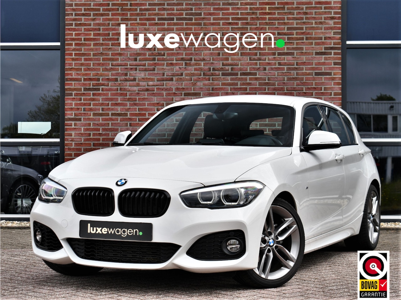 BMW 1-serie - 118i M-Sport NL-auto 18inch Leder LED Shadowline - AutoWereld.nl