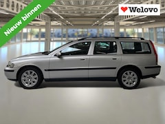 Volvo V70 - 2.3 T-5 Geartr. C.L Keurig onderhouden, trekhaak, automaat, verwarmde stoelen