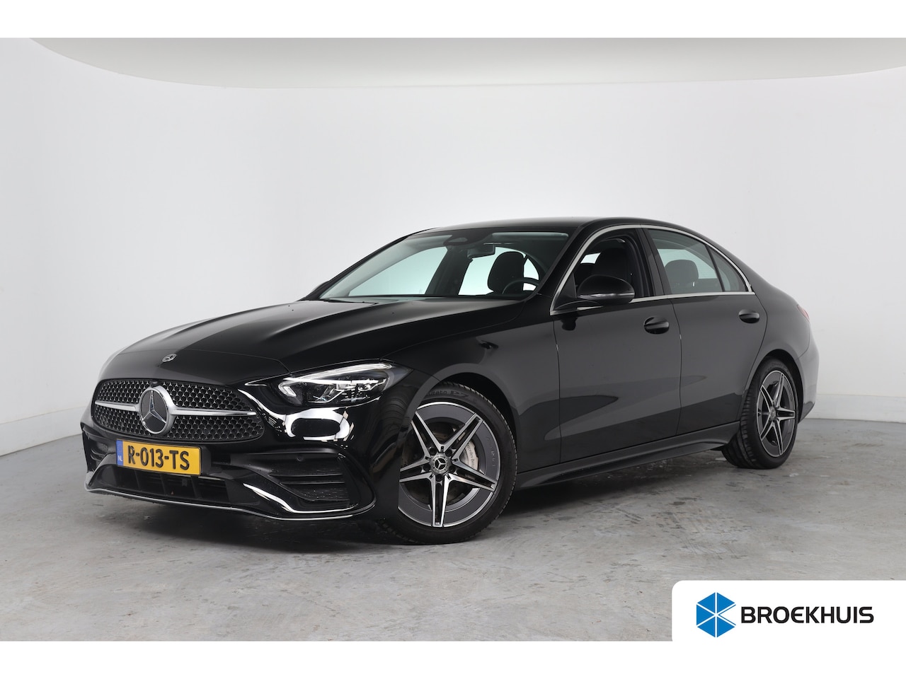 Mercedes-Benz C-klasse - 180 AMG | LED | Leder/Alcantara | Sfeerverlichting | Stoelverwarming | Burmester | Clima | - AutoWereld.nl