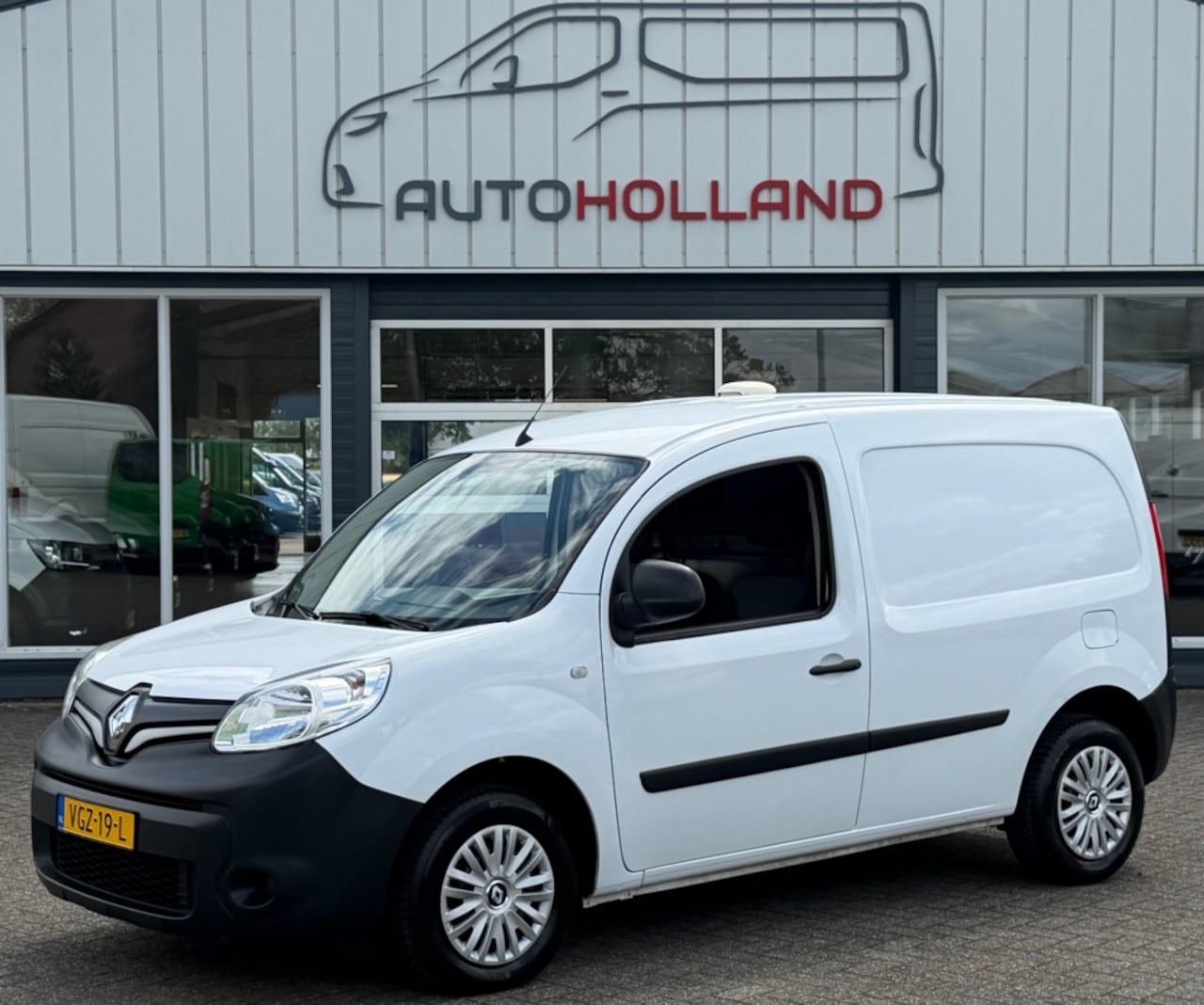 Renault Kangoo - 1.5 DCI 59KW 80PK EURO 6 AIRCO/ CRUISE CONTROL/ NAVIGATIE/ TREKHAAK/ 100% DEALERONDERHOUDE - AutoWereld.nl