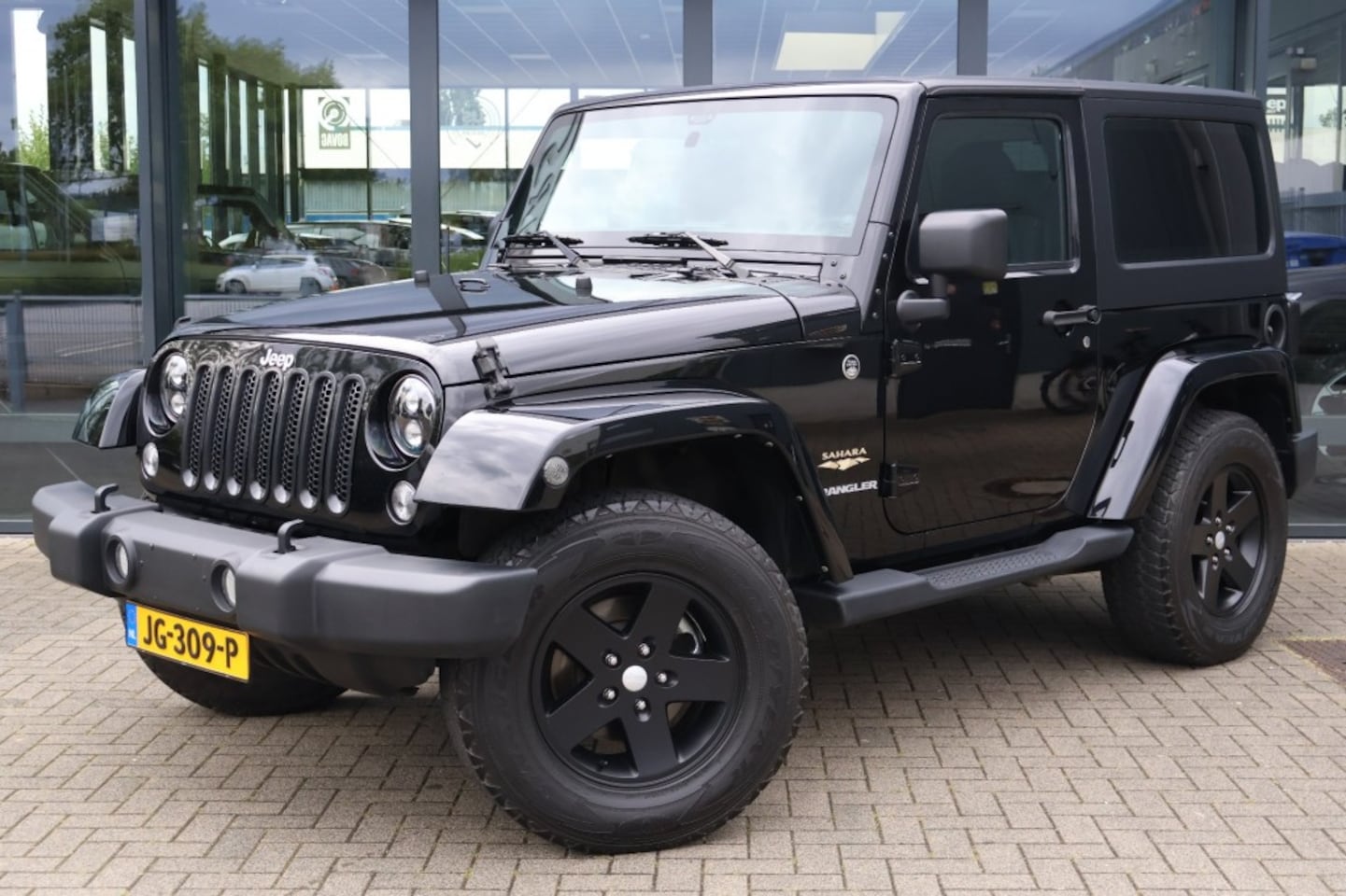 Jeep Wrangler - 3.8i V6 4x4 JK 2 drs / Automaat / Hardtop / Trekhaak - AutoWereld.nl