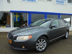 Volvo V70 - 2.5T AUT, LEDER, 17 INCH, TREKH, ORG NL 2E EIG, NW STAAT