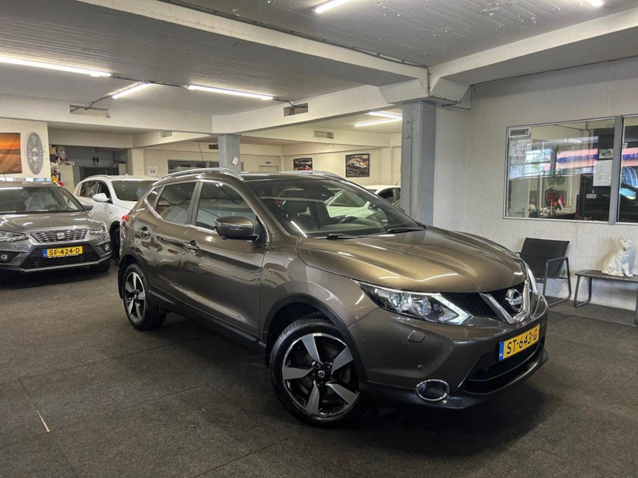 Nissan Qashqai - 1.2 *PANO*Camera*Vol Opties*2017* - AutoWereld.nl