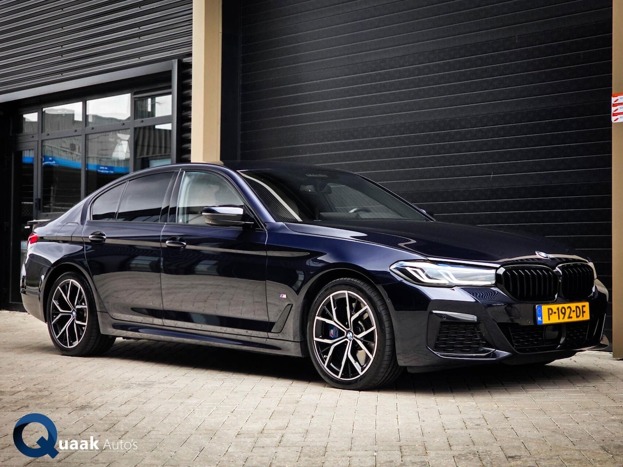 BMW 5-serie - 545e xDrive M-Sport | BOWERS & WILKINS | LASER | SOFTCLOSE - AutoWereld.nl