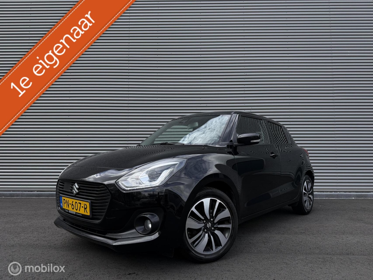 Suzuki Swift - 1.2 Stijl Smart Hybrid | Keyless | Carplay | Adap. Cruise | Camera | Clima | Dealer onderh - AutoWereld.nl