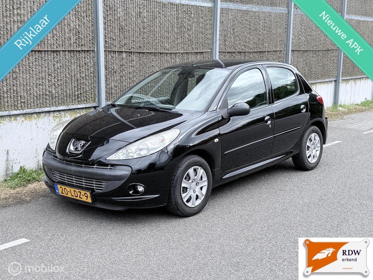 Peugeot 206 - 1.4 XS NAP/AIRCO/REGENSENSOR/DB RIEM VERVANGEN - AutoWereld.nl