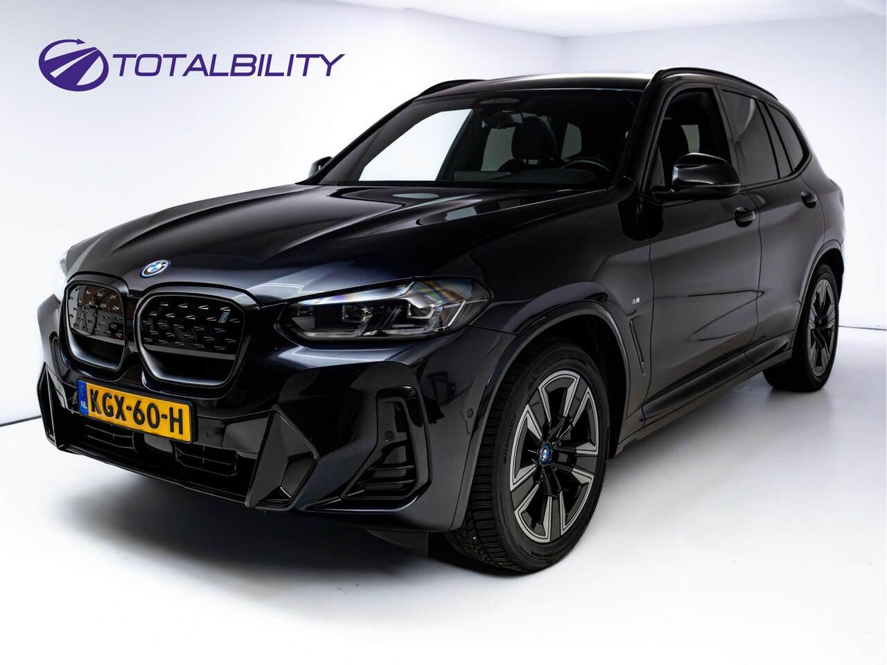 BMW iX3 - M-Sport High Executive 80 kWh | Pano | Leder | Led | Shadowline | Stoelverwarming | Camera - AutoWereld.nl