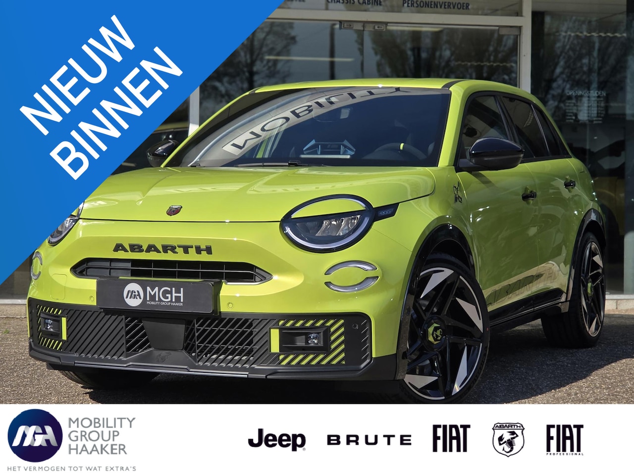 Fiat 600e - Abarth Scorpionissima 54 kWh | Apple-Android | Sportstoelen | Parkeercamera - AutoWereld.nl