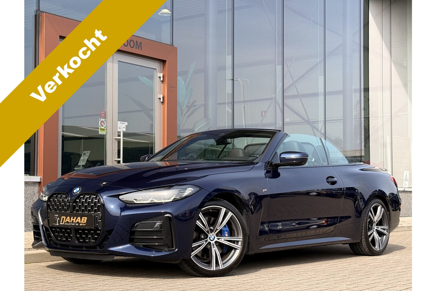 BMW 4-serie Cabrio - M440i xDrive | Head-up | Harman/Kardon | Leder | 360 Camera | Stoel/Stuurverwarming - AutoWereld.nl