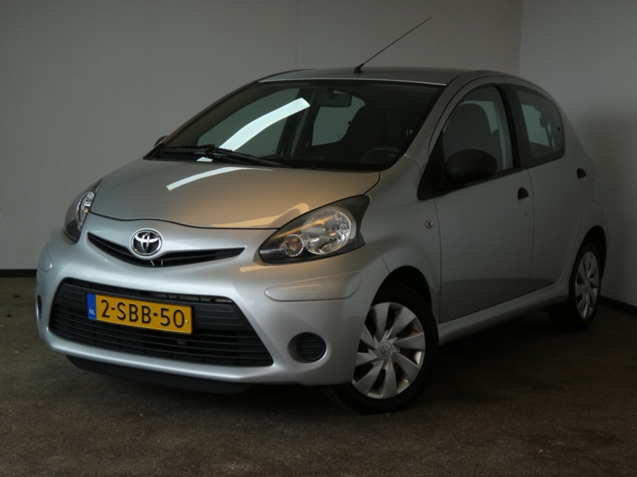 Toyota Aygo - 1.0 VVT-i Now 1.0 VVT-i Now - AutoWereld.nl