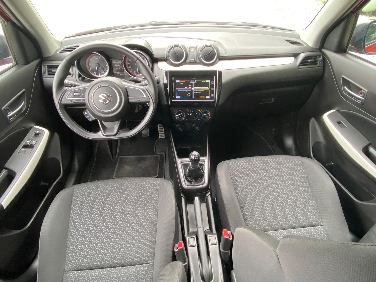 Suzuki Swift - 1.2 Stijl Smart Hybrid zo goed als nieuw incl. nieuwe APK en beurt.