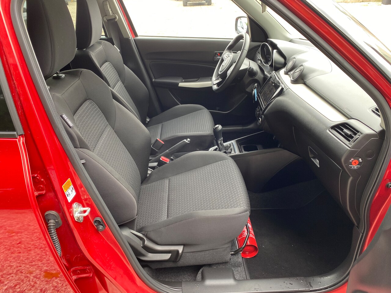 Suzuki Swift - 1.2 Stijl Smart Hybrid zo goed als nieuw incl. nieuwe APK en beurt.