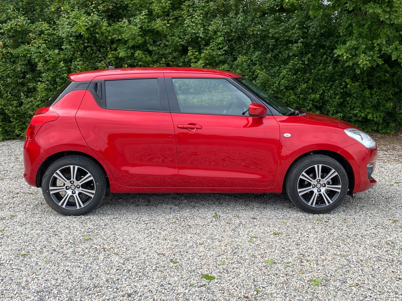 Suzuki Swift - 1.2 Stijl Smart Hybrid zo goed als nieuw incl. nieuwe APK en beurt.