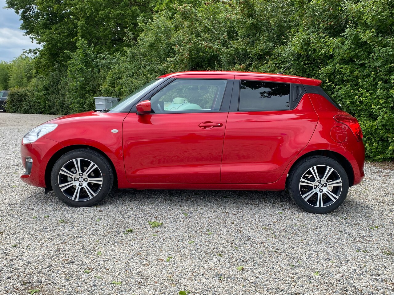 Suzuki Swift - 1.2 Stijl Smart Hybrid zo goed als nieuw incl. nieuwe APK en beurt.
