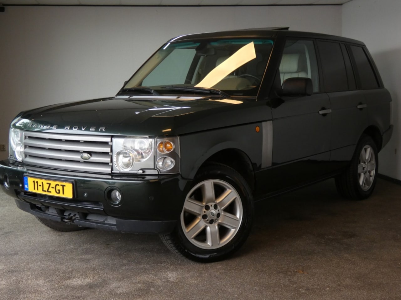 Land Rover Range Rover - 4.4 V8 Vogue 4.4 V8 Vogue - AutoWereld.nl