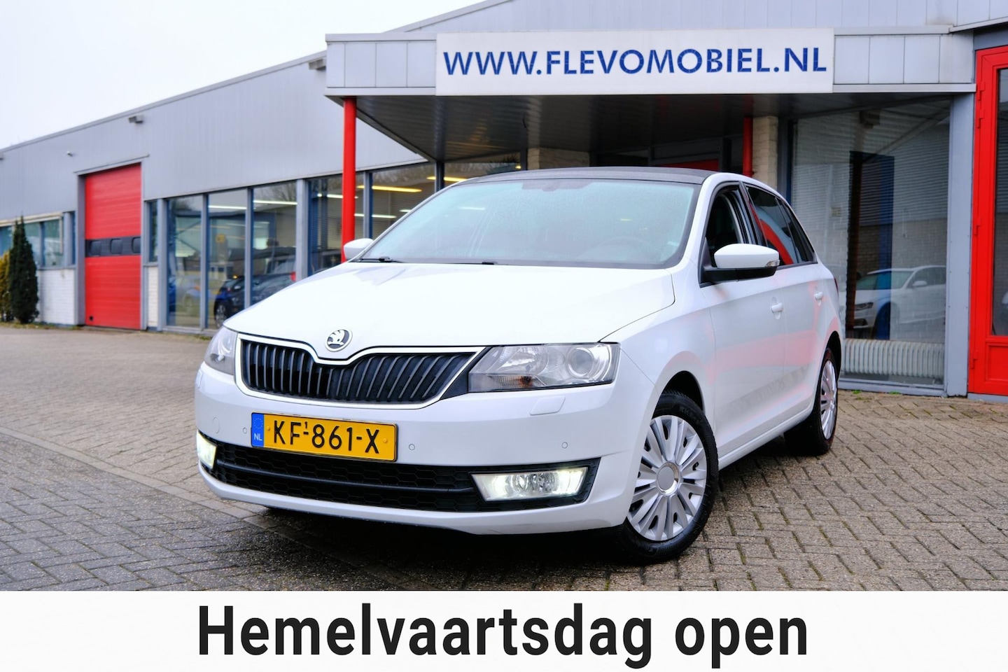 Skoda Rapid Spaceback - 1.2 TSI Greentech JOY Pano|Xenon|Navi|CarPlay - AutoWereld.nl