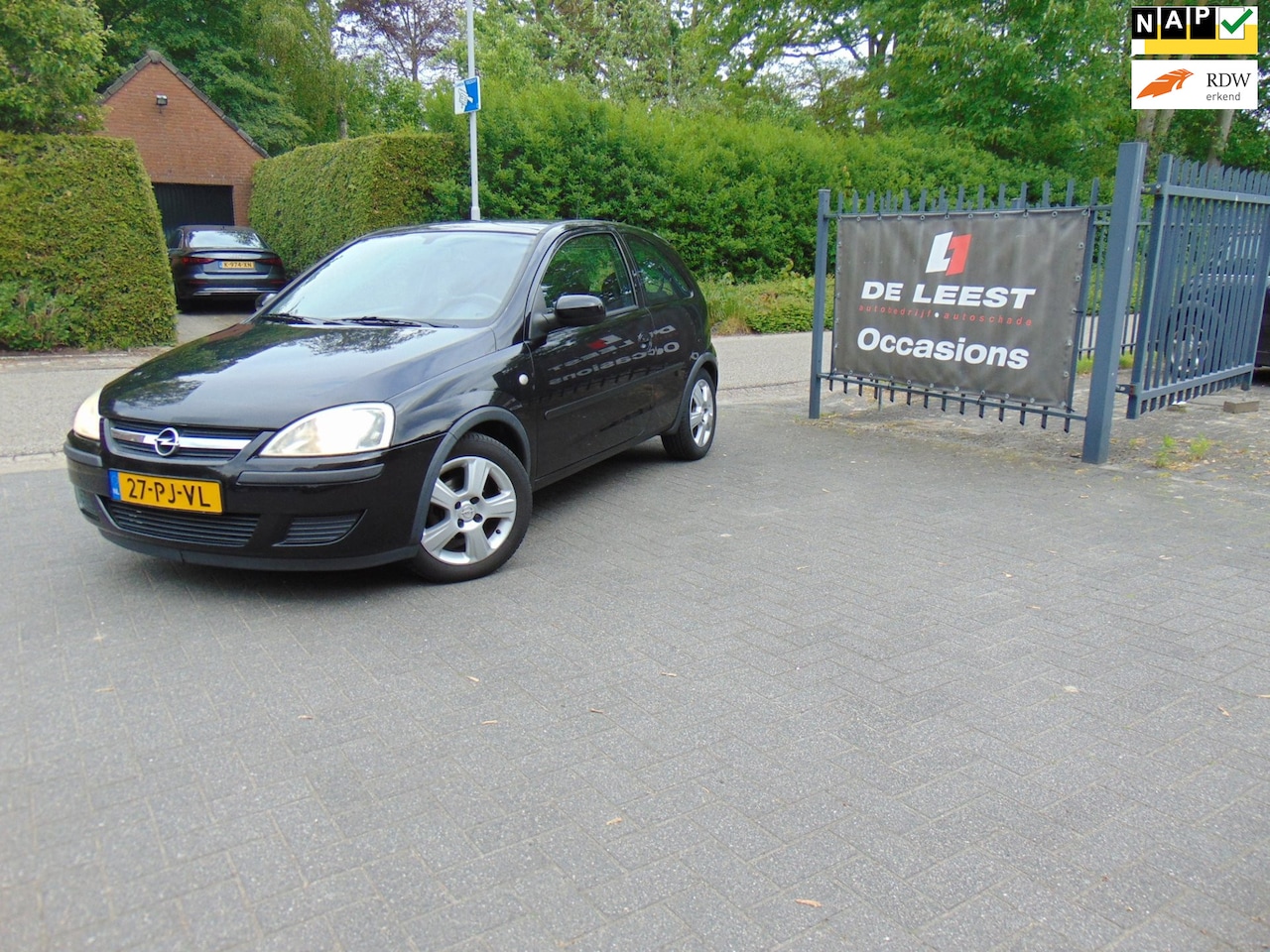 Opel Corsa - 1.2-16V Maxx / APK 05.2027 !! - AutoWereld.nl