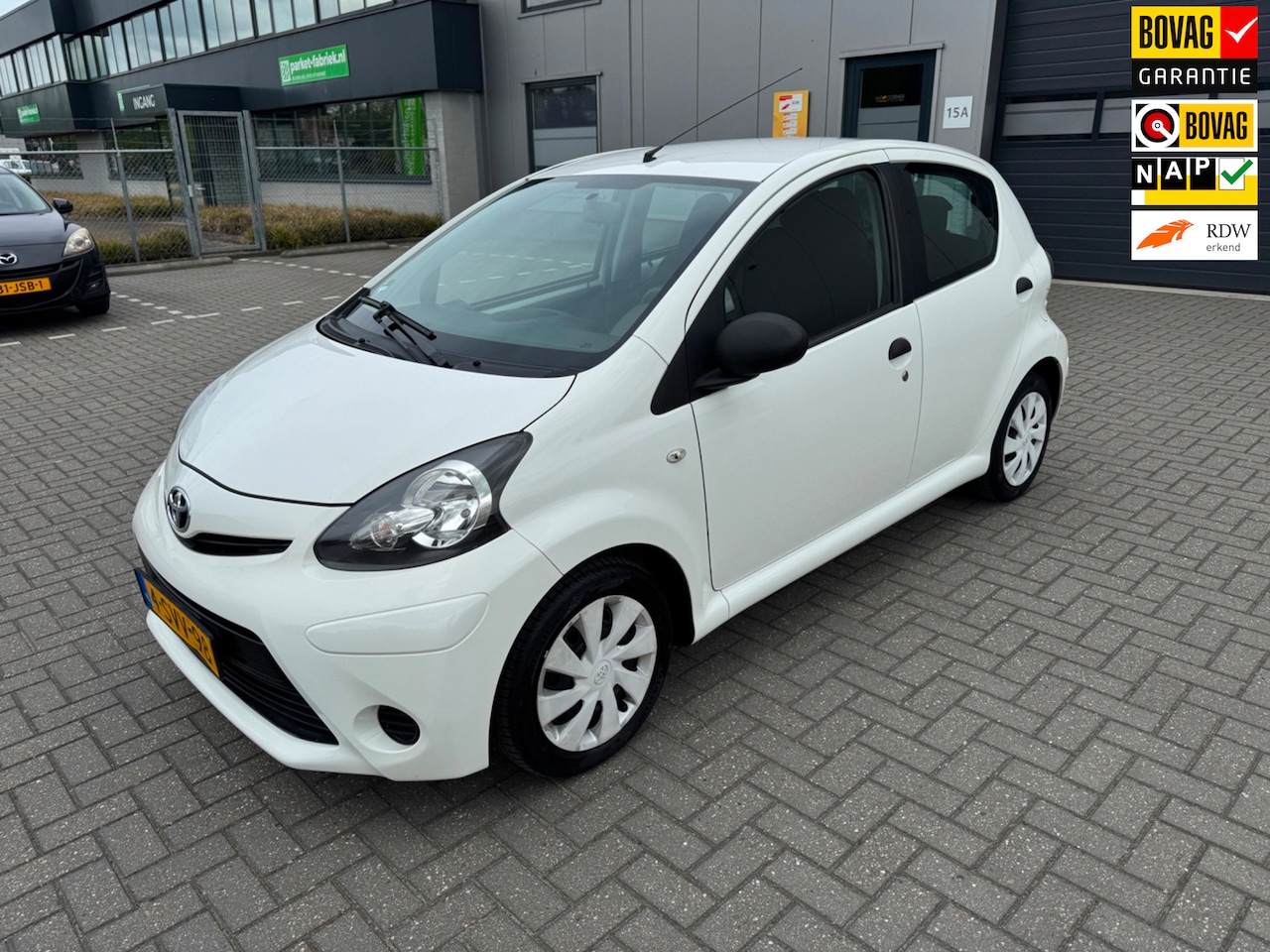 Toyota Aygo - 1.0 VVT-i Now 1.0 VVT-i Now - AutoWereld.nl