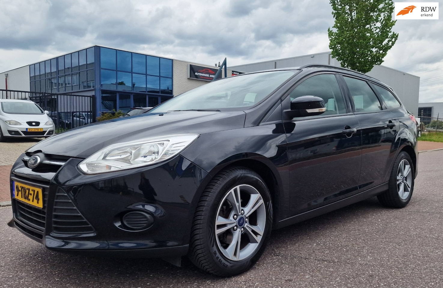 Ford Focus Wagon - 1.0 Edition NAVI PSENSOR CRUISE TREKHAAK 2 X SLEUTELS - AutoWereld.nl