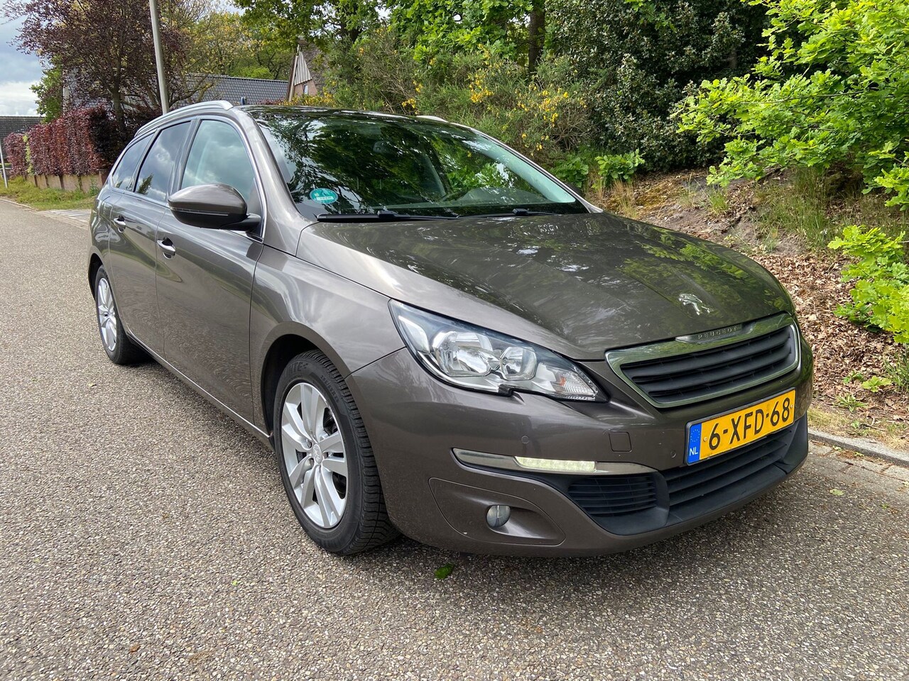 Peugeot 308 SW - 1.6 BlueHDI Blue Lease Executive 1.6 BlueHDI Blue Lease Executive, BJ'2014, Trekhaak! - AutoWereld.nl