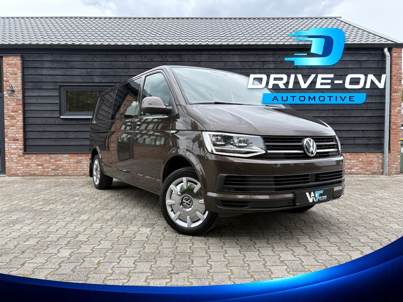 Volkswagen Transporter - 2.0 TDI L2H1 Highline - 5 persoons - DSG - AutoWereld.nl