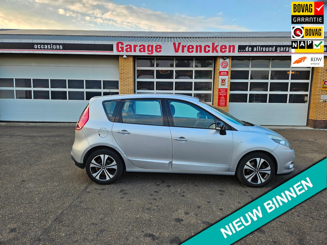 Renault Scénic - 2.0 Bose AUTOMAAT /NAP/1e eigenaar/trekhaak - AutoWereld.nl