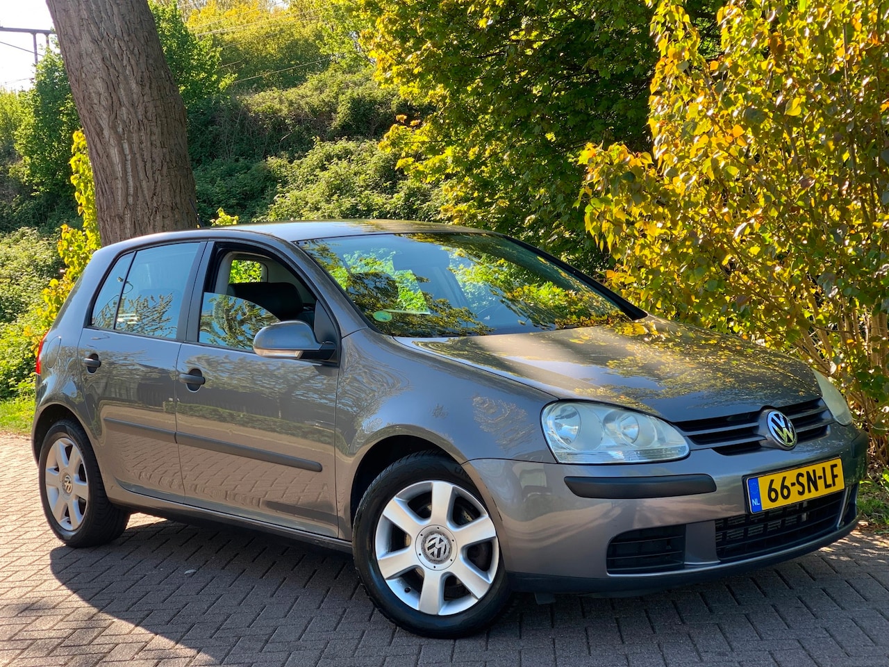 Volkswagen Golf - 2.0 FSI Comfortline LEDER NAVI CRUISE TOPSTAAT! - AutoWereld.nl