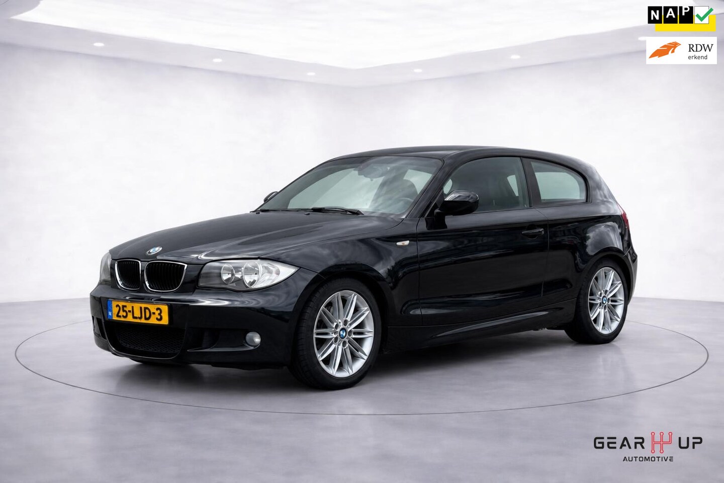 BMW 1-serie - 116i M SPORT PAKKET|CLIMA|CRUISE|LM|APK|NAP| - AutoWereld.nl
