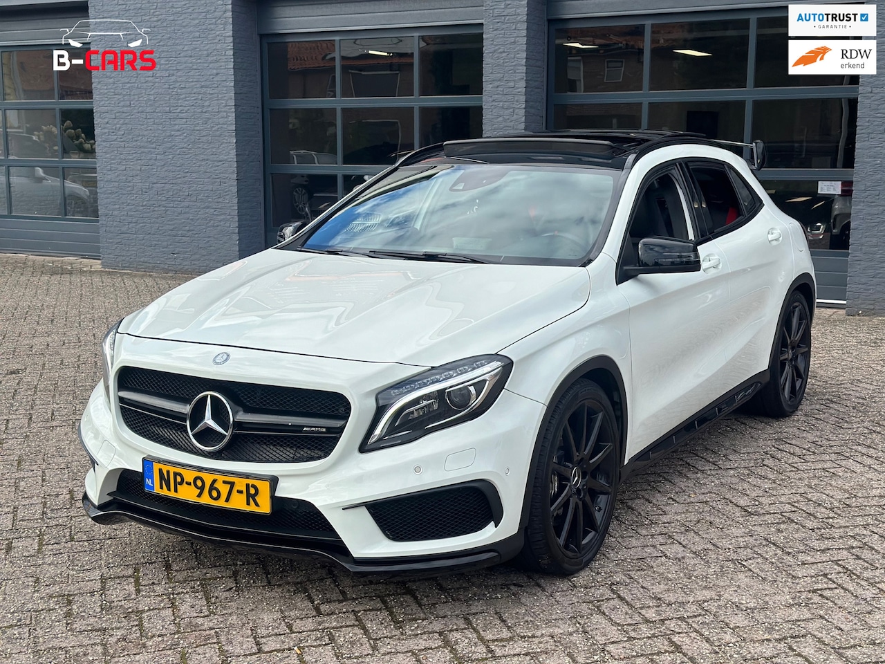 Mercedes-Benz GLA-Klasse - AMG 45 4MATIC Pano|Leer|Stoelvw|Edition1|XlNavi - AutoWereld.nl