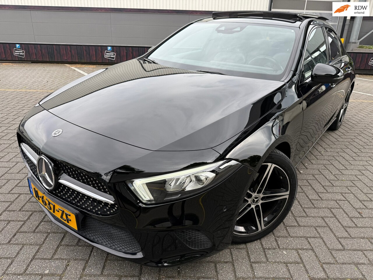 Mercedes-Benz A-klasse - 180 Business AMG*STOEL VERWARMING*CRUISE*NAVI*CAMERA*panaromdak*APK - AutoWereld.nl