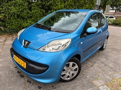 Peugeot 107 - MET KOELE AIRCO & JAAR APK