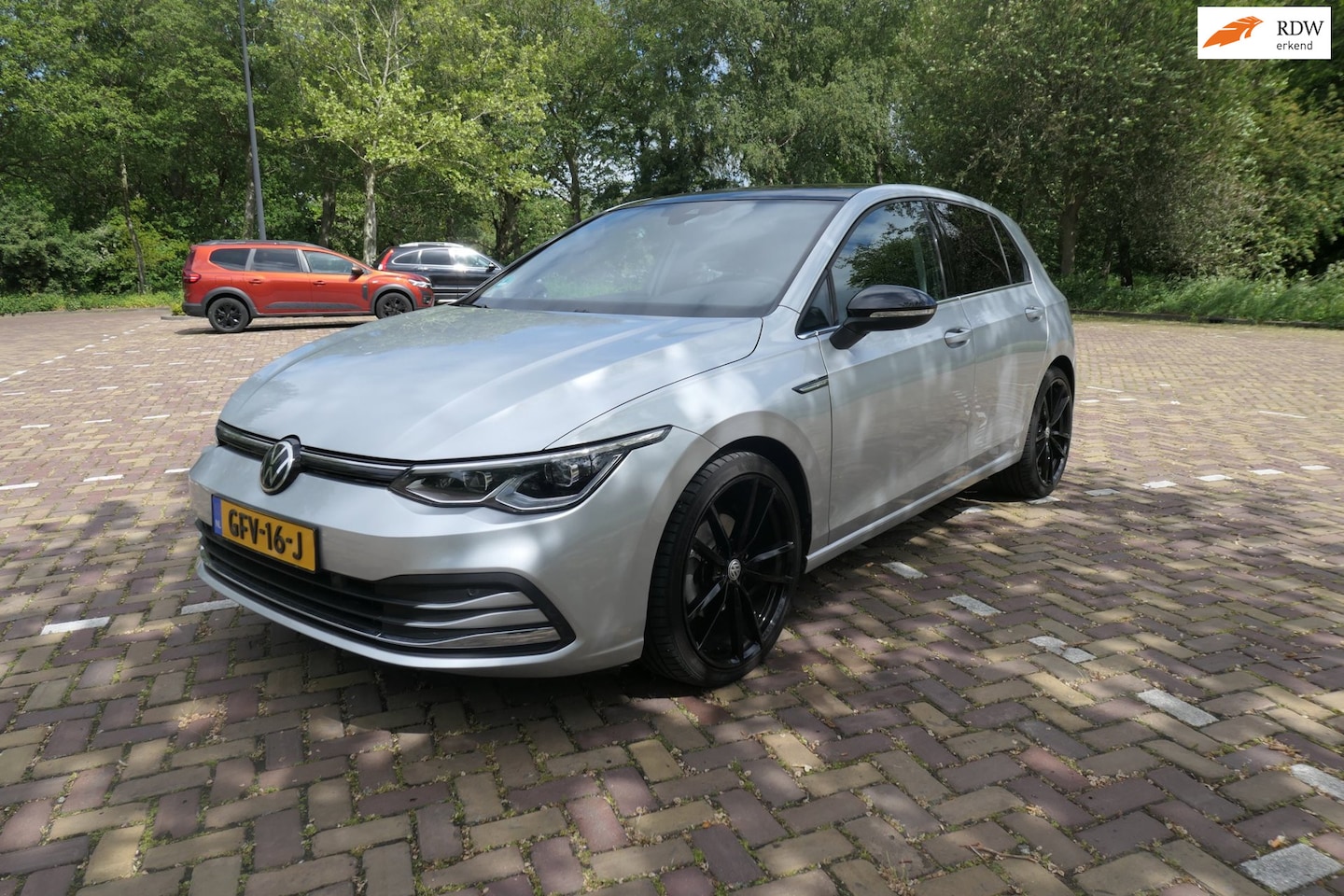 Volkswagen Golf - 1.5 eTSI R-Line Business Automaat/Apk/Climate/Cruise/Navi/Camera/Pano/ - AutoWereld.nl