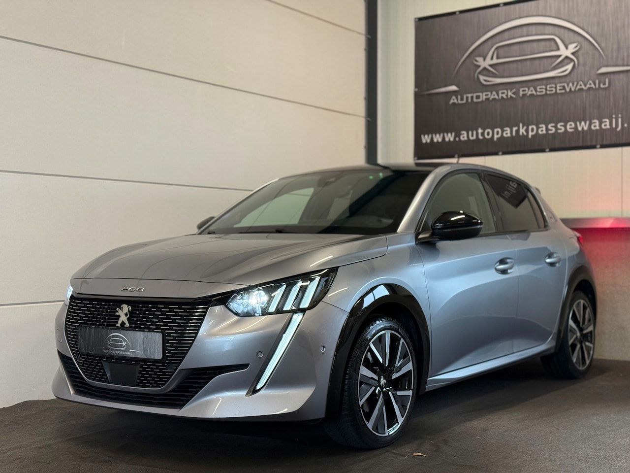Peugeot 208 - 1.2 PureTech GT Cruise Control, Virtual Cockpit, Sfeerverlichting, Lane-Assist, 360° Camer - AutoWereld.nl