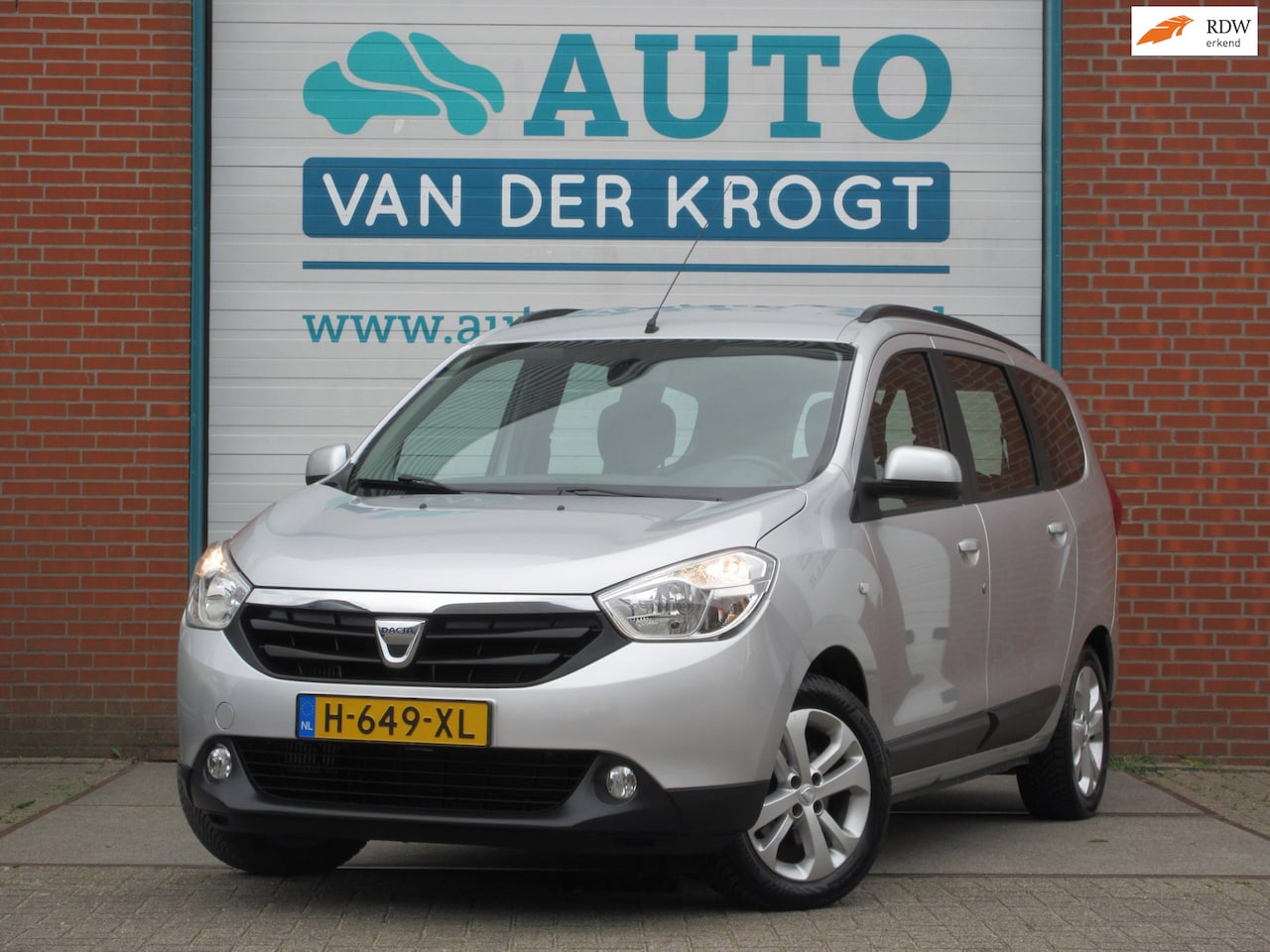 Dacia Lodgy - 1.2 TCe Stepway 5p. Airco, Trekhaak, Camera, APK 6-27 - AutoWereld.nl