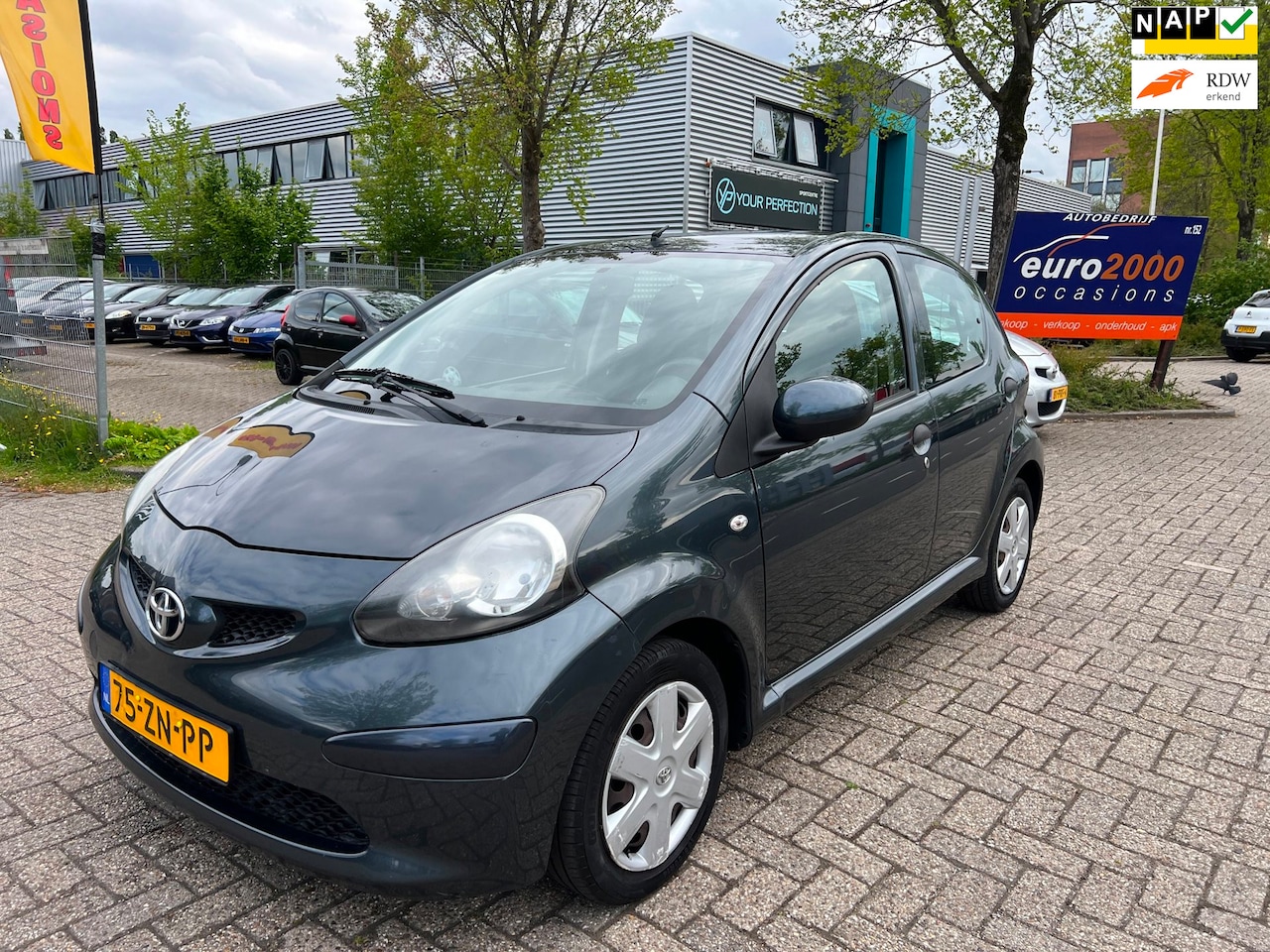 Toyota Aygo - 1.0-12V - AIRCO - 5 DEURS - NIEUWE APK ! - AutoWereld.nl