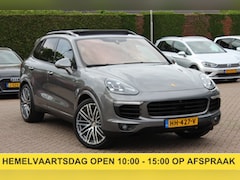 Porsche Cayenne - 3.0 S E-Hybrid / Full option / NL Auto / Trekhaak / Panoramadak / 360Camera / Luchtvering
