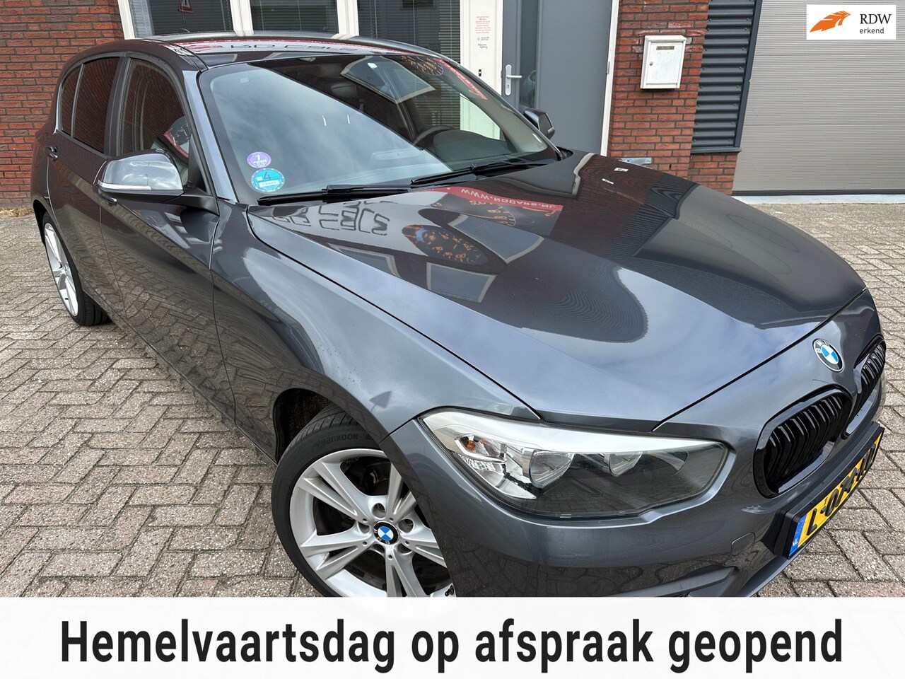 BMW 1-serie - 116i Sport / Camera / PDC / Stoelverwarming - AutoWereld.nl