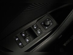 Skoda Octavia Combi - 1.5 e-TSI Business Edition Virtual Cockpit, Apple Carplay, Cruise, LED, Climate, Trekhaak,