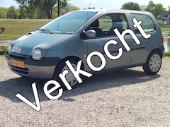 Renault Twingo - 1.2 Privilège-automaat Quickshift 5 - Airco Hemelvaartsdag geopend van 09:00- tot 16:00 uu