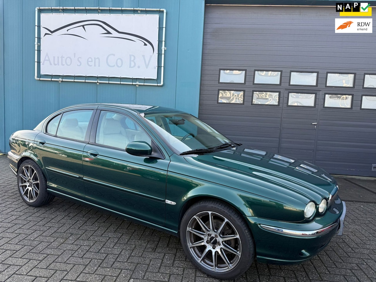 Jaguar X-type - 2.0 V6 Business Edition Leder Clima Cruise 18" NL Auto NAP Incl nw Apk 05-2027 - AutoWereld.nl