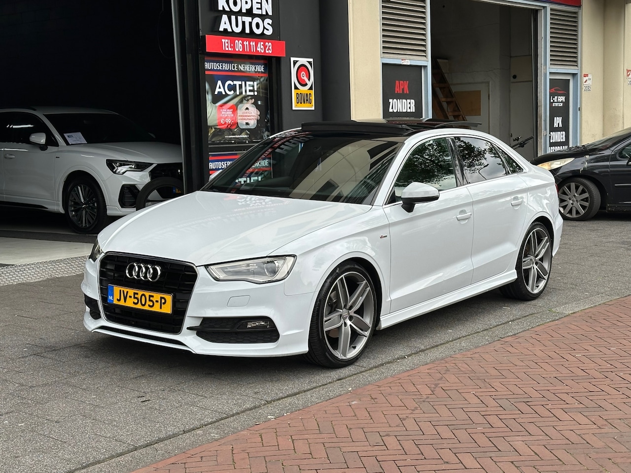 Audi A3 Limousine - 1.4 TFSI CoD Adrenalin Sport Aut Leer Navi Pano - AutoWereld.nl