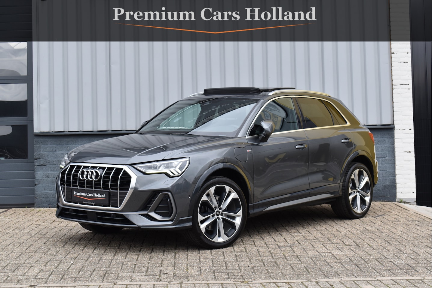 Audi Q3 - 45 TFSI e S-Line 245 Pk Pano Memory Sfeer Matrix 360 Camera ACC Keyless Vol Lederen Sports - AutoWereld.nl