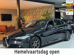Alfa Romeo Giulia - 2.0T Super Garantie Camera Navigatie Cruise Control Rijklaar